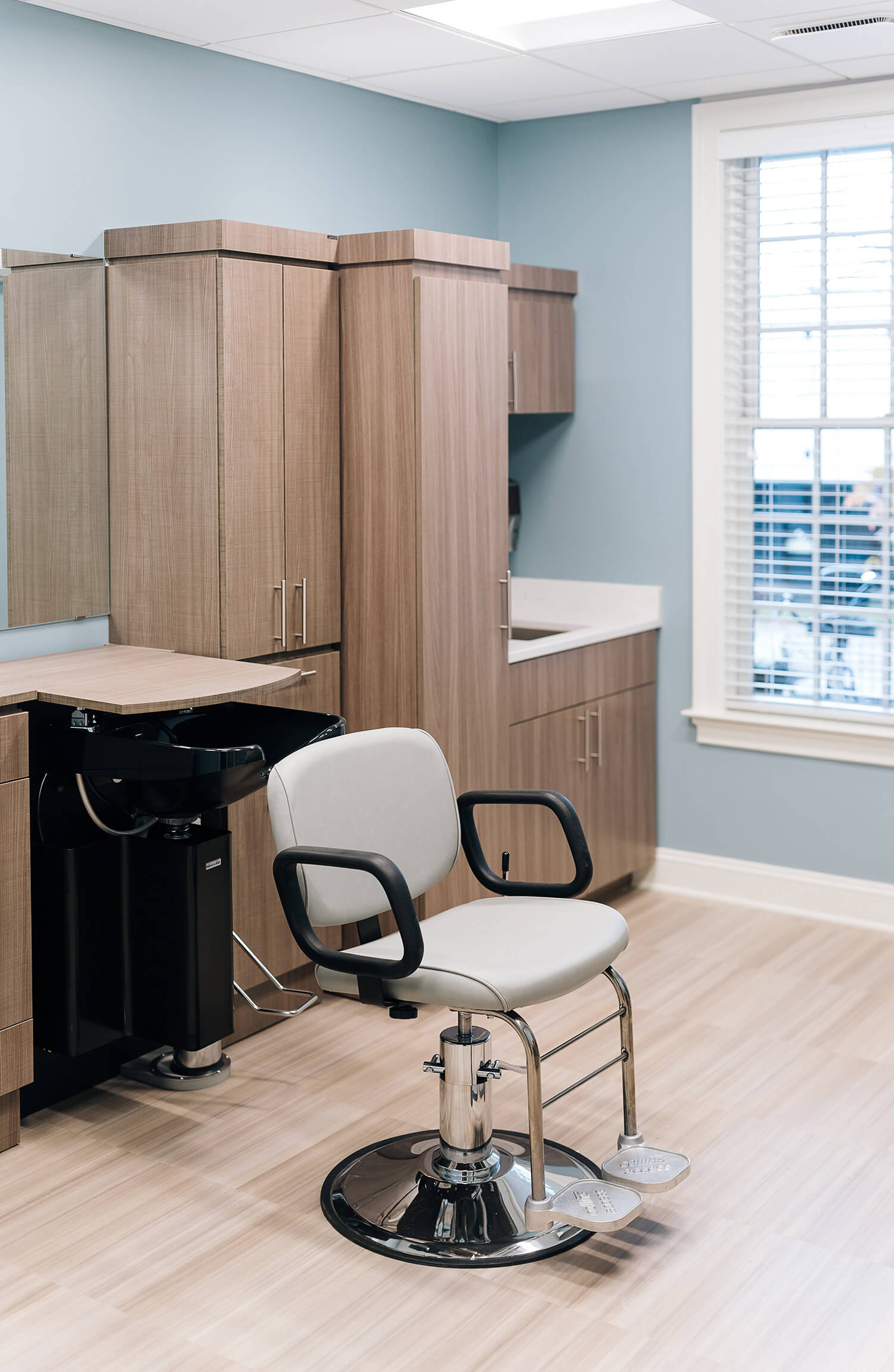 Summit hair salon chair